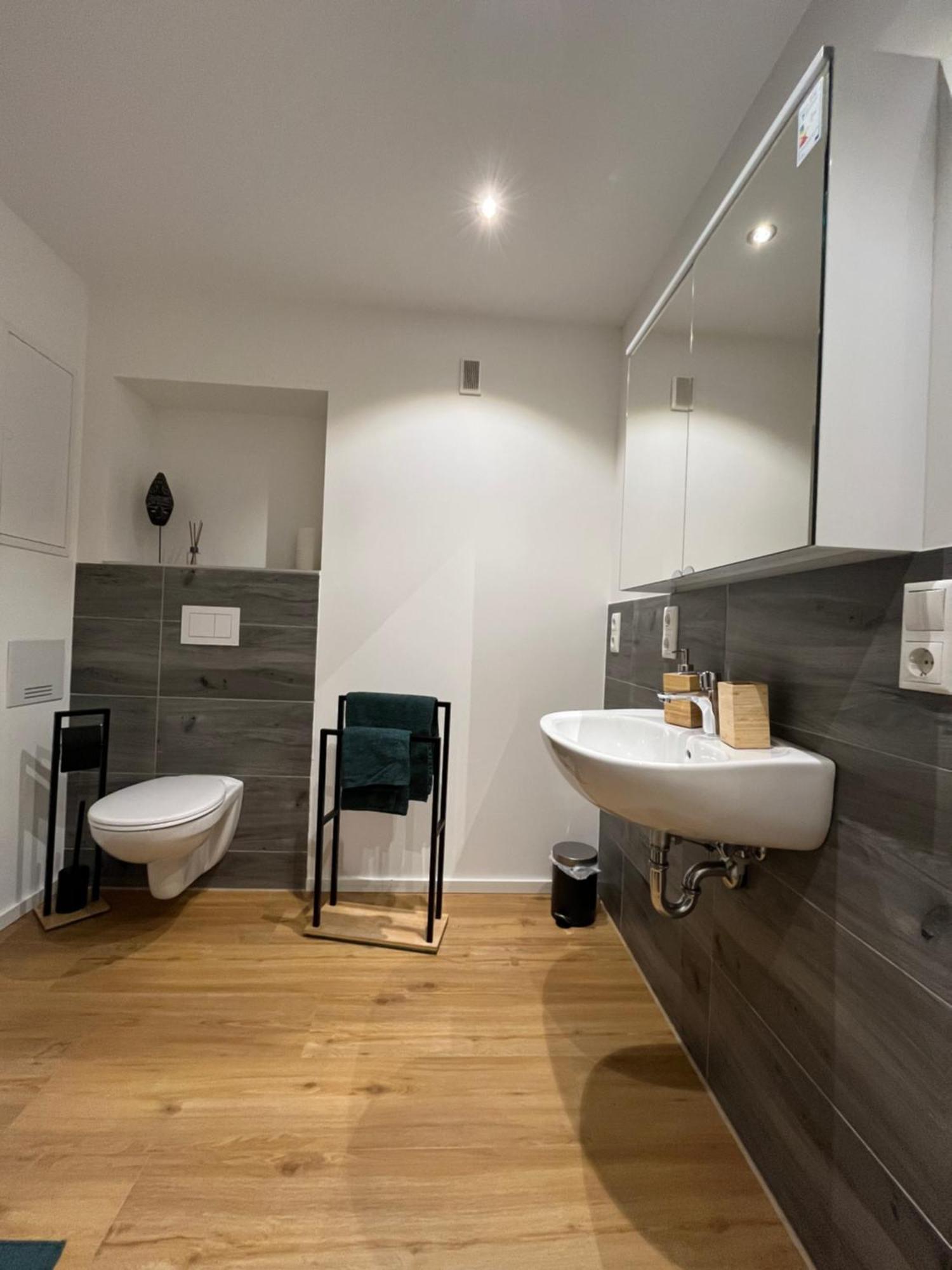 Traumhafte Business & Relax Wohnung Direkt Im Stadtkern Oettingens By Elation Homes Oettingen in Bayern Εξωτερικό φωτογραφία