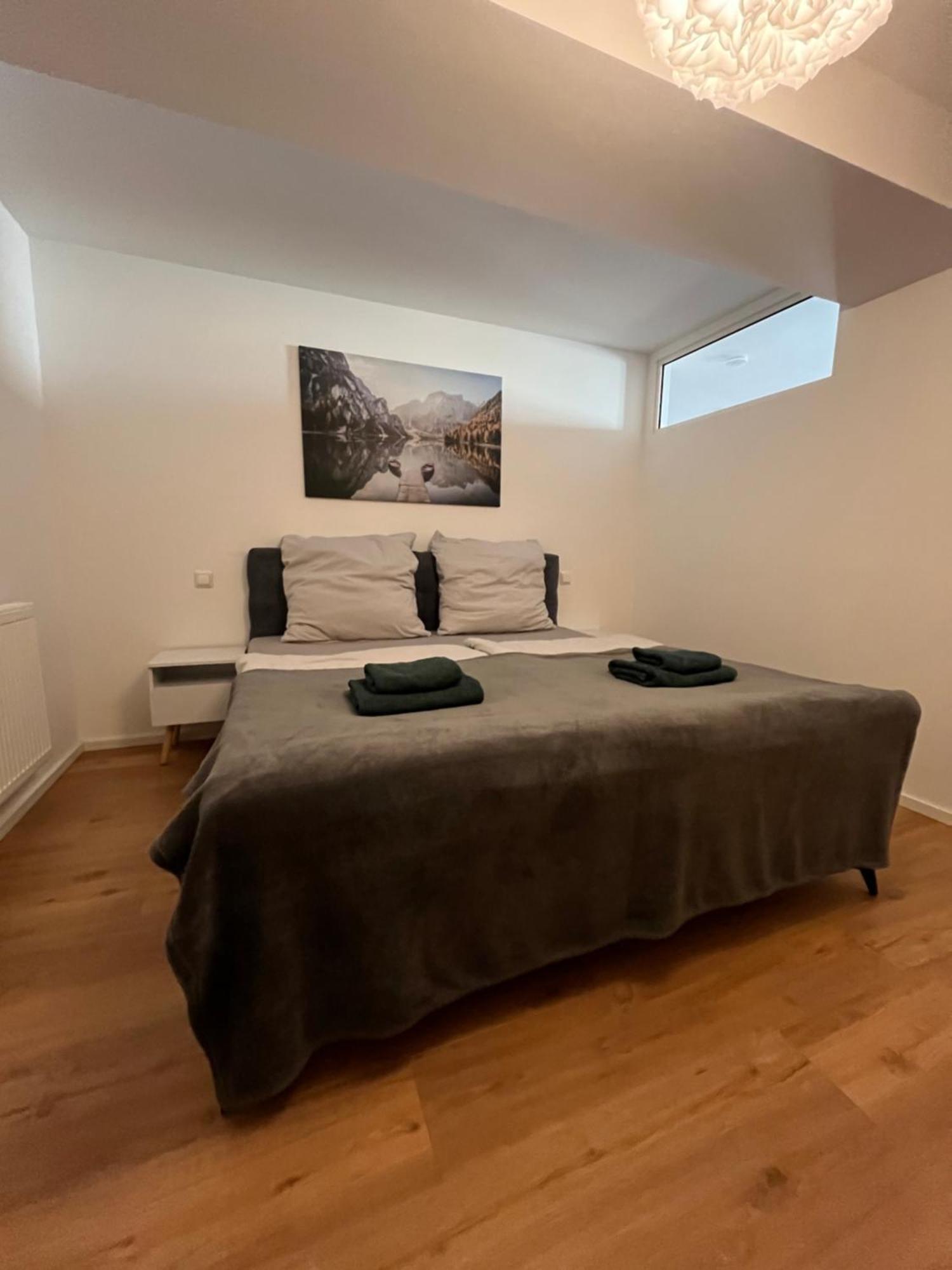 Traumhafte Business & Relax Wohnung Direkt Im Stadtkern Oettingens By Elation Homes Oettingen in Bayern Εξωτερικό φωτογραφία